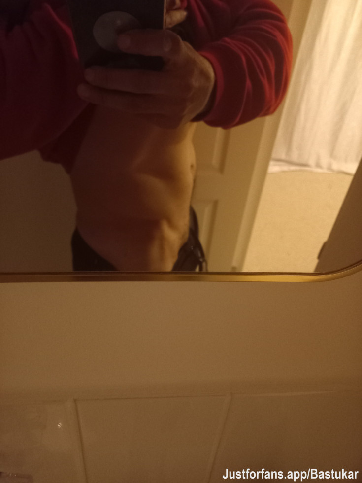 Hola, soy nuevo en esto... suscribete GRATIS ahora que pronto estaré subiendo contenido hot para todos los gustos 😈🔥
#sex #sexo #hetero #homo #gay #sexy #bisexsual