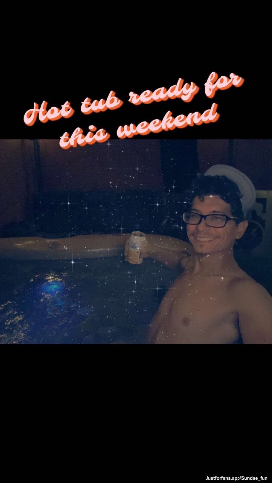 We even have a hot tub for those steamy nights 😶‍🌫️😶‍🌫️