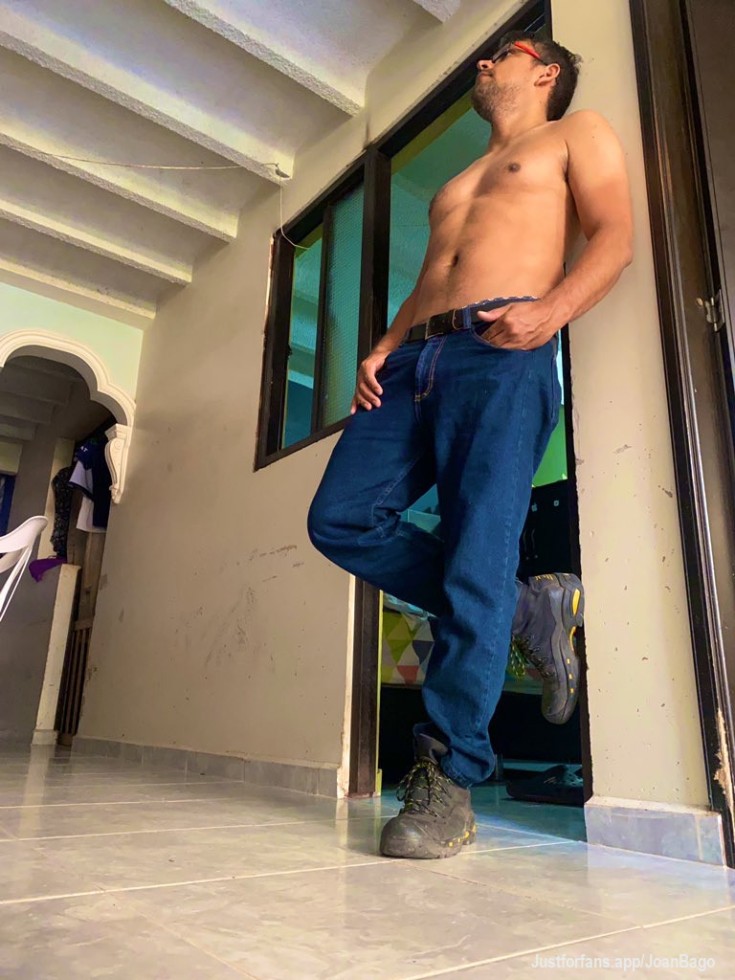 Home alone

#gaymen #latinmen