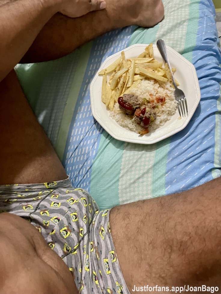 La cena está lista 😏
#latino #blackcock