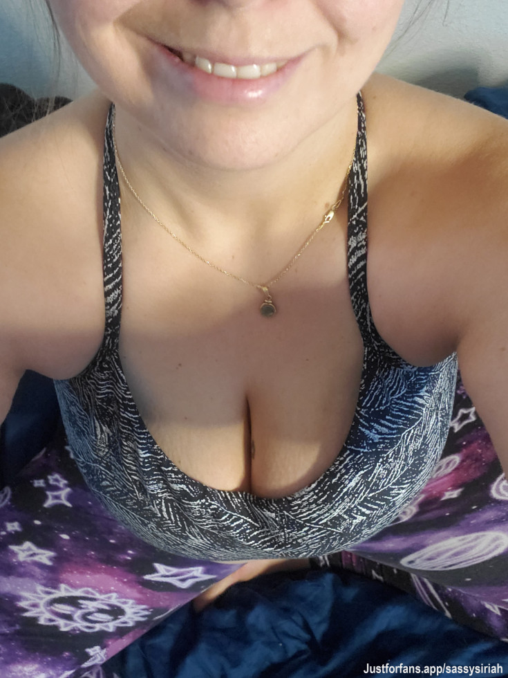 Hello my beautiful people! Thought Id make a post here about what you get when you subscribe here.Here will be full fetish videos  (including my face) 😘😉 and pictures. Subscribe❤️ I am happy to take custom requests! 
Siriah