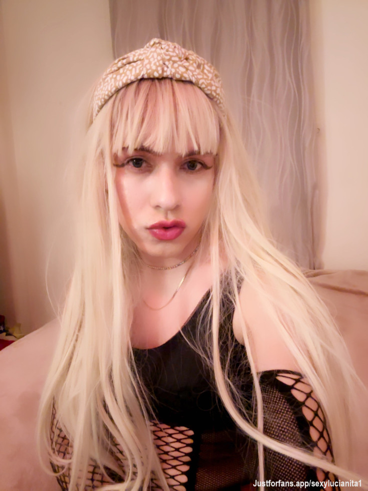 Very innocent by day and kinky by night💖