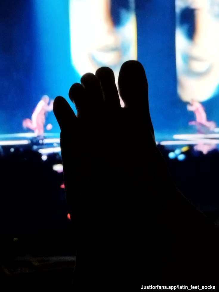 Staryting the year watching TV

#feetfetish #feet #footfetish #toes #soles #foot #sexyfeet #feetlovers #fetish #cutefeet #feetporn #footfetishnation #feetworship #footworship #malefeet #prettyfeet #prettytoes #feetmodel #gayfeet #feetlover #barefeet #feetstagram #feetfetishworld #barefoot #feetpics #shoeplay #footmodel #instafeet #feetlove #dangling 👣