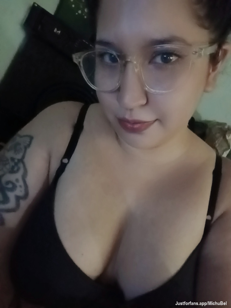 Hola!! Alguien ahΓ? Estoy aburrida!!