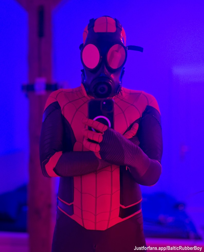 Hey. Wanna get cought in my net? Careful though, you might not get out of it soon. See in the posts what might await you.