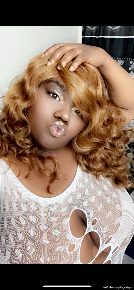 Hey boo I’m new who going show love 💕 in show how to cum for you daddy I need a nice prince to show me love & spoil me Like & Subscribe Hell of crazy horny shit about to happen!!! Who’s u for the ride 🤣