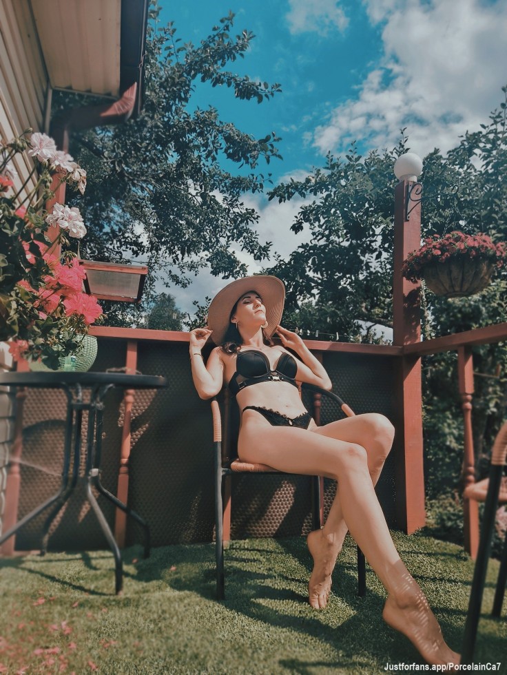 Let's have a slow and sensual morning! ☀️ 🌸

Come join me and I can be your breakfast! 🥵🤭

#petite #naughty #sexy #submissive #cute #horny #kink #lingerie #girlfriend #girlnextdoor #sun