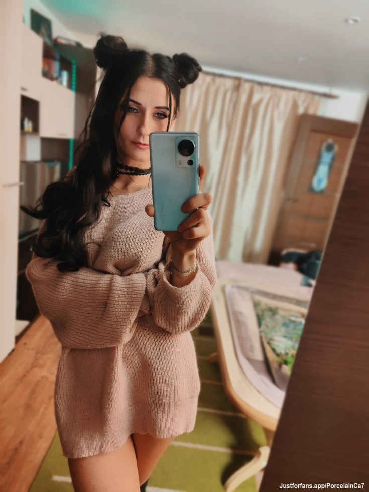 No big plans, just feeling cute and sharing a little moment with you 🐾