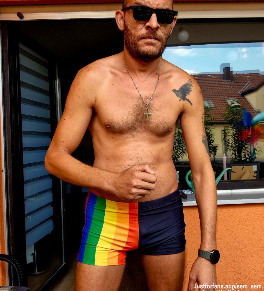 With colour of love 🏳️‍🌈😅
🪬🇩🇪 #BERLIN #köln #cologne #germany #gay #life #love #friends #time #gayfollow #relationships #gaymannheim #gaysingle #köln #lookingforlove #meetup #gayman #gaylife #gaysinglegermany #gayfit #happy #friendship #ready #gaymannheim #gayman #instagay #datenight #gaymannheim #مثلي #مثليين_عرب