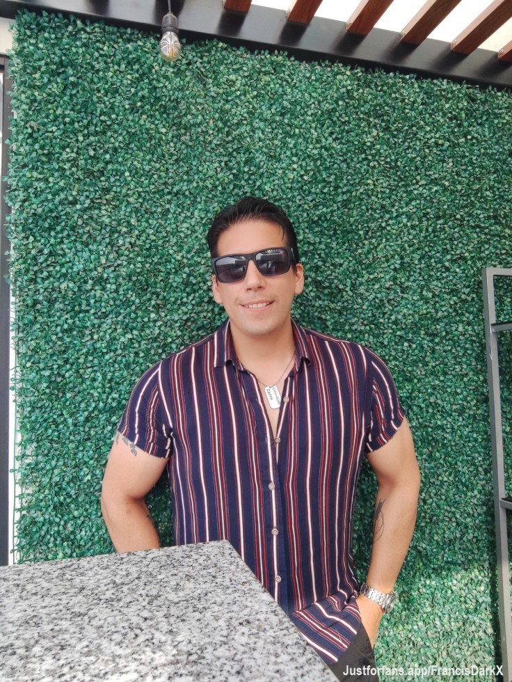 Just another day with a touch of style... / “Solo un día cualquiera con un toque de estilo...😎

#Sensual #FitnessModel #Menswear #HotAndBold #LatinoFit #NSFW