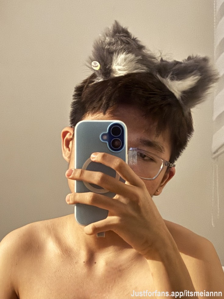 Welcome to my den 🐾🎮 I’m Ian, your playful gamer twink who can be the softest cuddle buddy… or the dirtiest pet you’ve ever trained 👀

If you like:
🐱 Solos & toy play
🐾 Furry ears + pet play
🎮 Horny gaming challenges (strip for every death, anyone?)
💌 Naughty sexting + boyfriend vibes

DM me so we can get filthy 👅

Subscribe and press start let’s see if you can keep up with me 🐈‍⬛