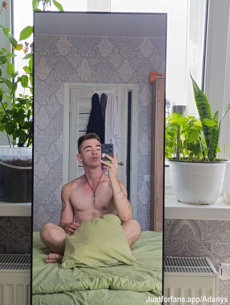 What are you doing, my dear? 
#guy #gay #taro #russian