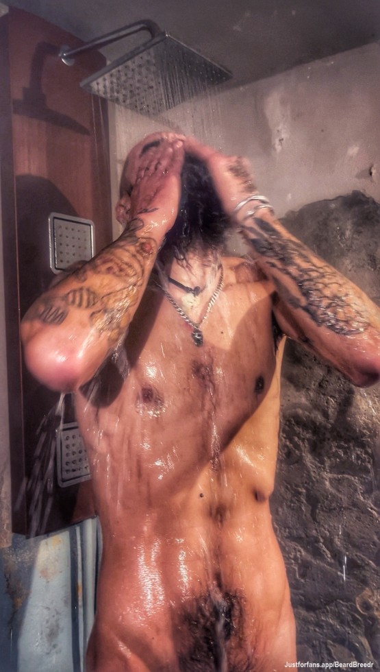 🚿 Wet. Naked. Ready.

First post on my new page — and I wanted to start hot.

Water on my skin… beard dripping… and nothing on.

Want the full view?
Unlock me. 😈🔥