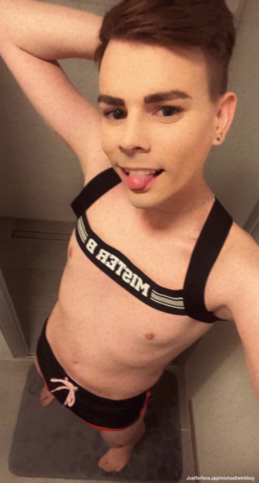 Hi everyone! Good to see you here. Follow me for more, or DM me for custom content! 🤤