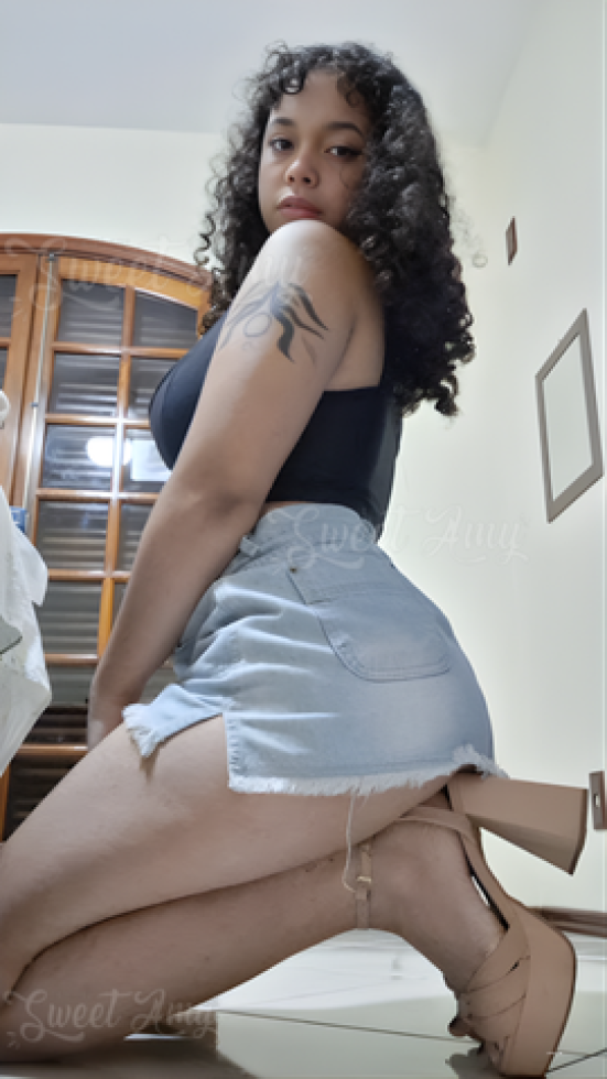 Curvas feitas pra provocar pensamentos sujos #safada #gostosa #rabuda #delicia #morena