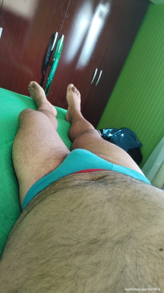 Rico papasito que tengo siempre me envía sus fotos sexys en ropa interior