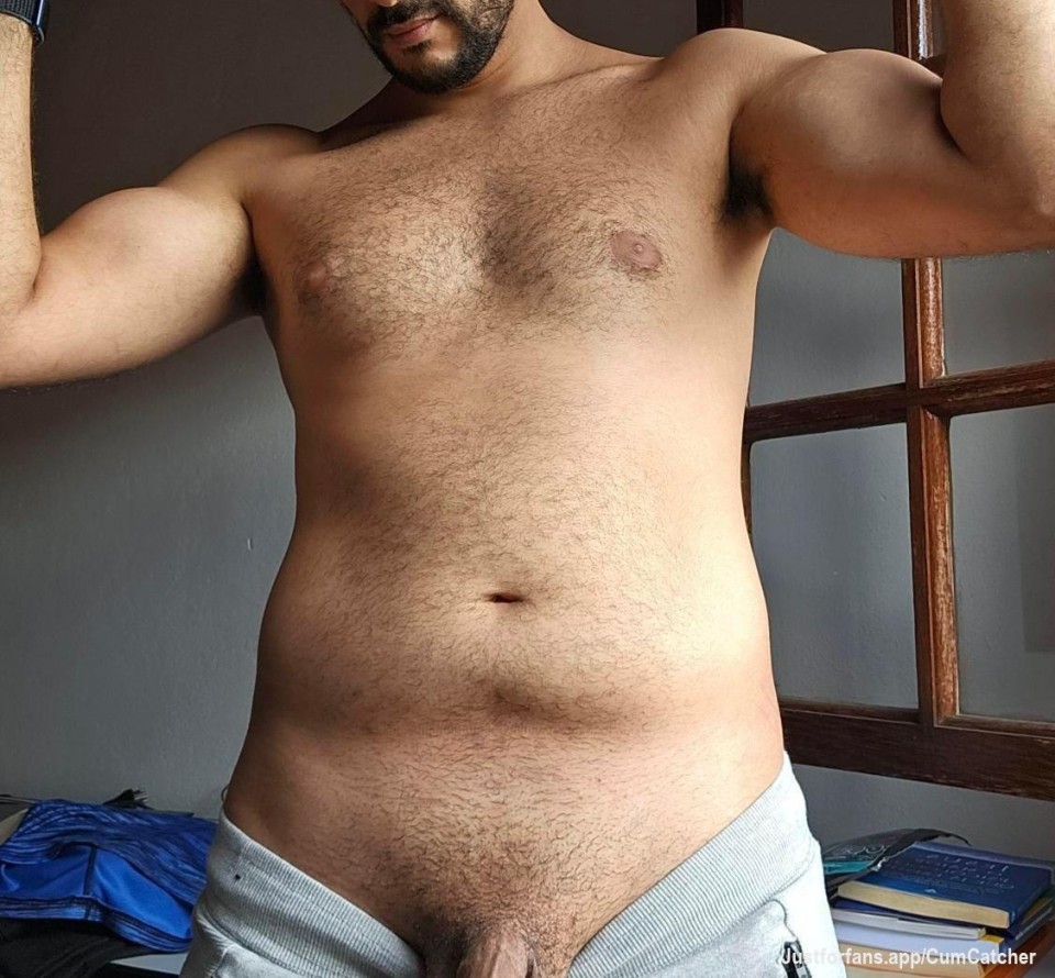 Sou um puto exibicionista.
I’m a shameless exhibitionist.
Soy un puto exhibicionista.