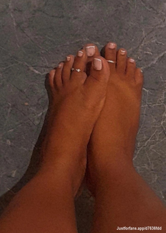toe ring #feet
#footfetish
#soles
#toes
#feetpics
#toering