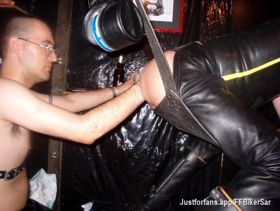 Spreading hole for the double fist