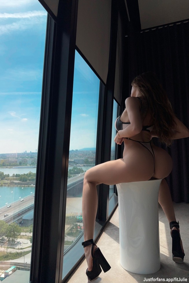 Do u like the view?😏