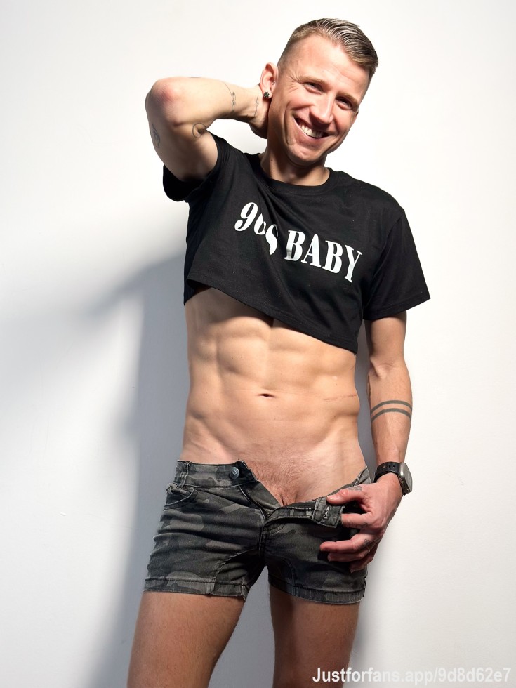 Should I start applying for a modeling career? 📸👀

This photoshoot is actually the only one I’ve ever done with a professional. All the other photos I share here are just amateur shots with barely any edits and I honestly love them. But every now and then I wonder… should I level things up a bit? 😏