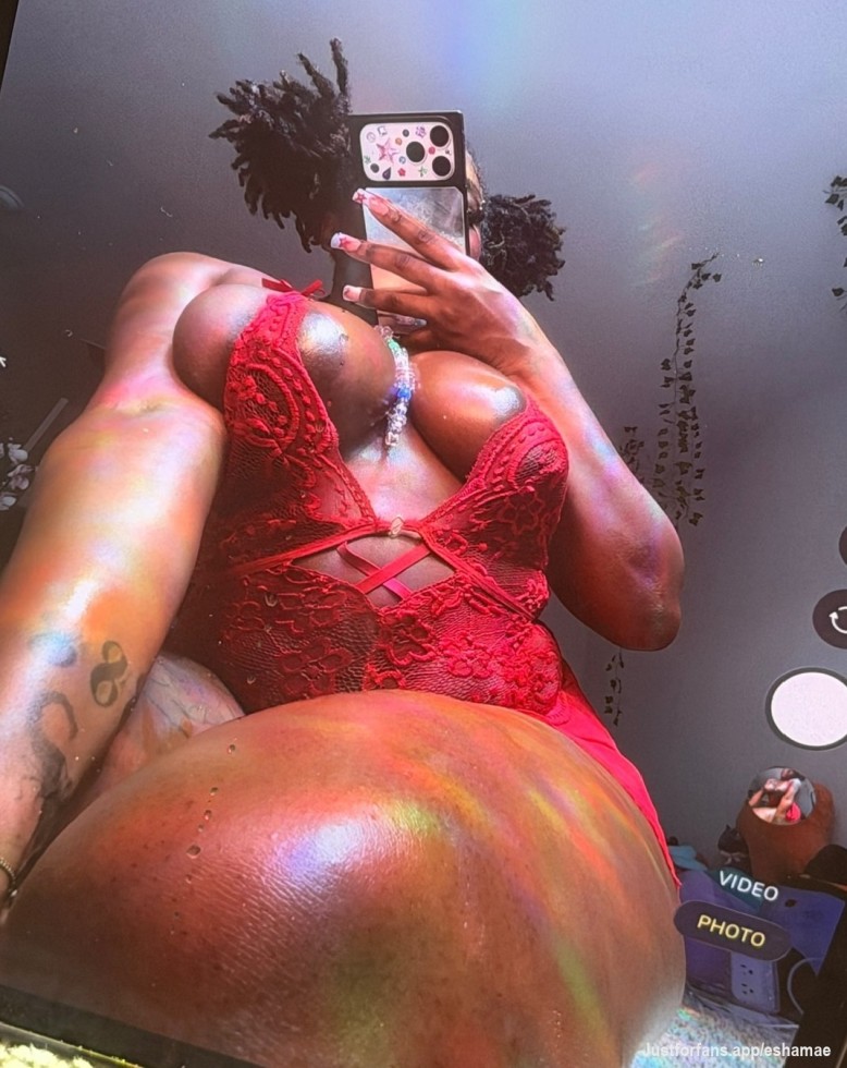 Cutie 🥰🍑