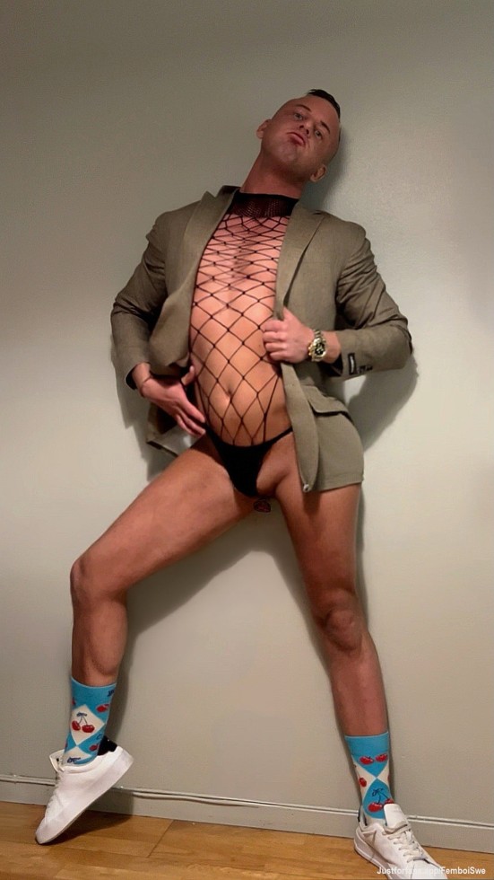 👔🕺